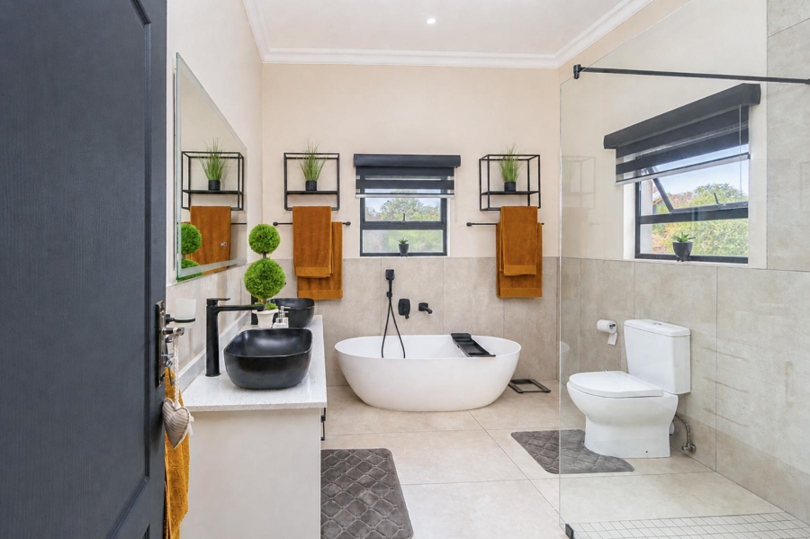 4 Bedroom Property for Sale in Meerhof North West